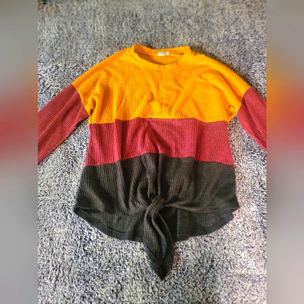 Womens long  sleeve cropped top size medium